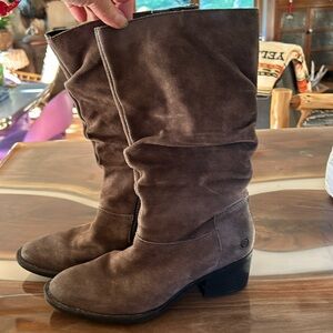 Beautiful Suede Slouching Born Boots